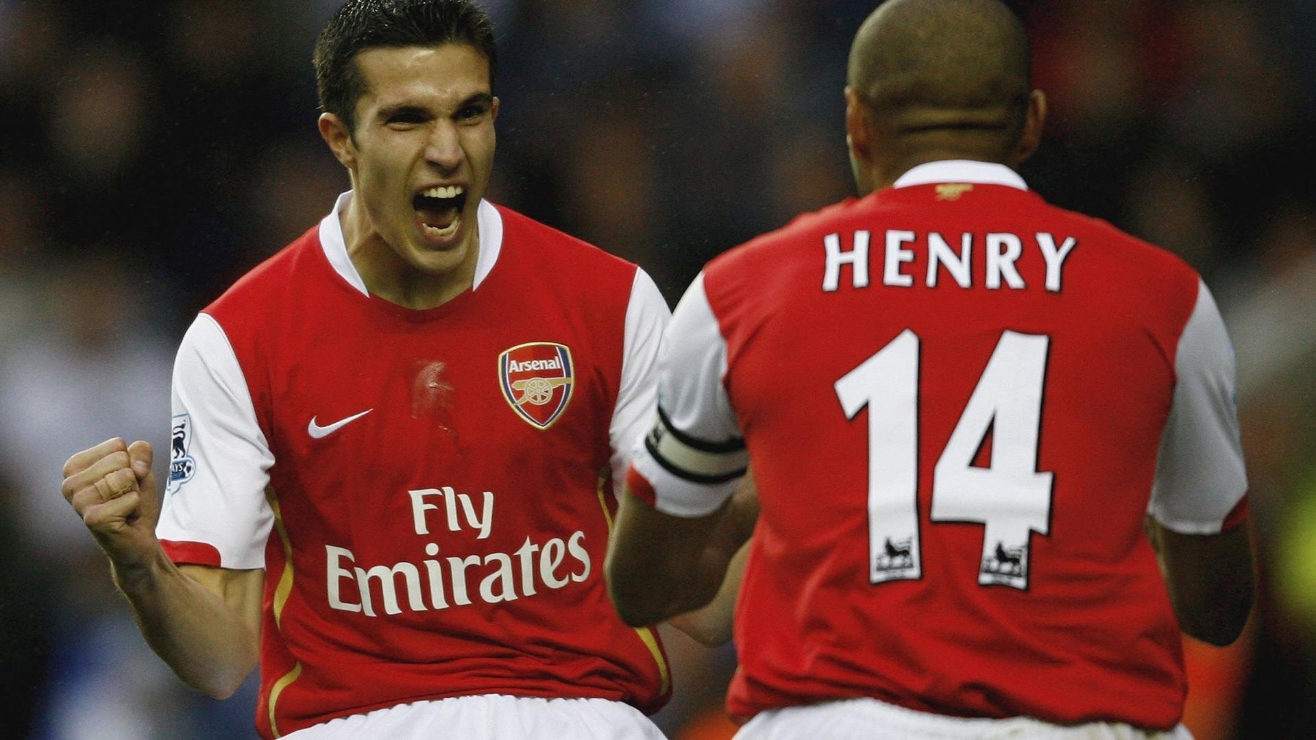 足总杯转会风云：广州队盯上锋线强援，伊布或成交易筹码