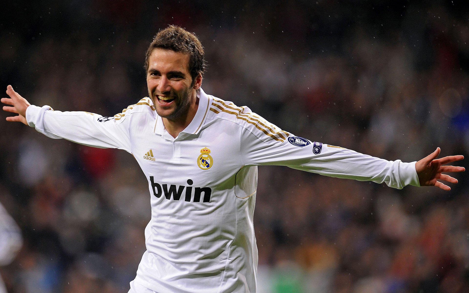 莎拉波娃连续十场比赛得分超过突破纪录，RNG挑战极限！